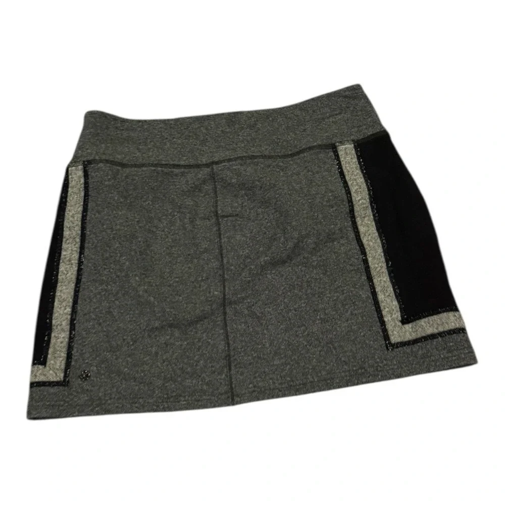 Lululemon Athletica Gray and‎ Black Mini Skirt